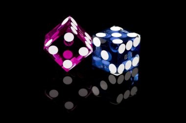 Mobile app showing live blackjack table with player hands and dealer view